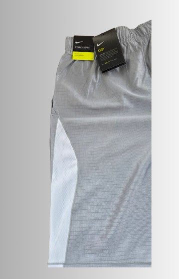Nike Dri‑FIT Standard Fit Training Short jongens (unisex) - kleur grijs - maat kids XL 158-170cm