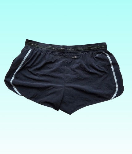 Grade-A: Nike Dri‑Fit dames hardloop short met binnenbroek - kleur zwart/wit - maat M - VINTAGE